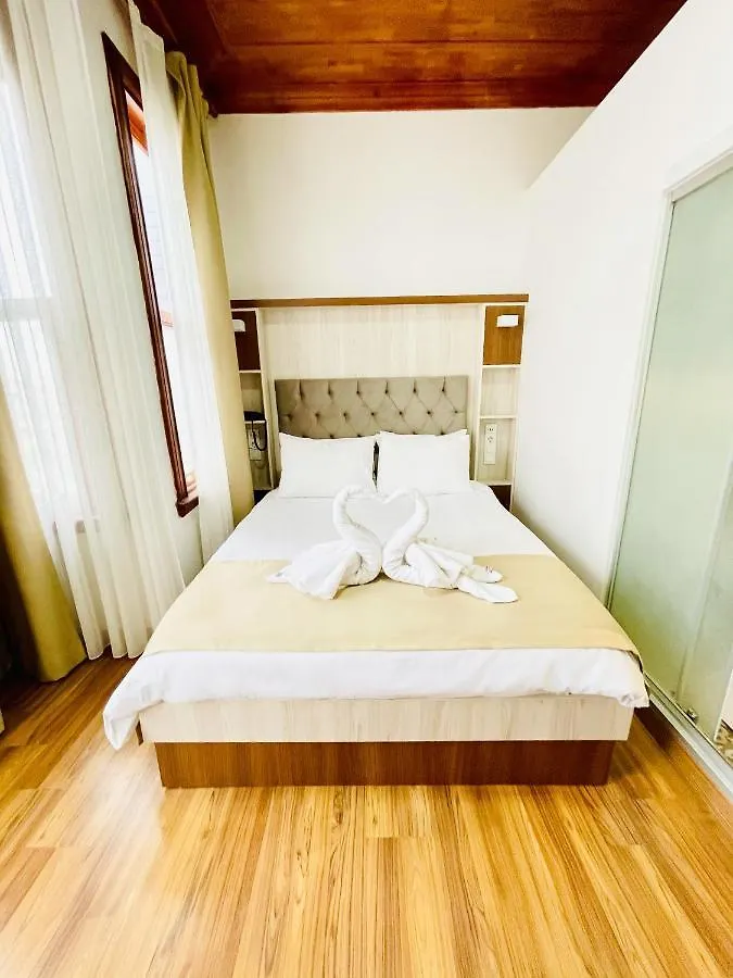 ***  Qonaq Hotel & Suites Стамбул Турция