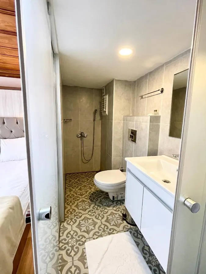 Qonaq Hotel & Suites Стамбул 3*,  Турция